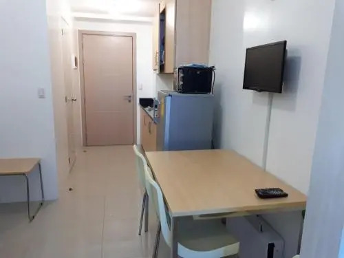 SM Light Residence - 1BR Condo with Balcony FF