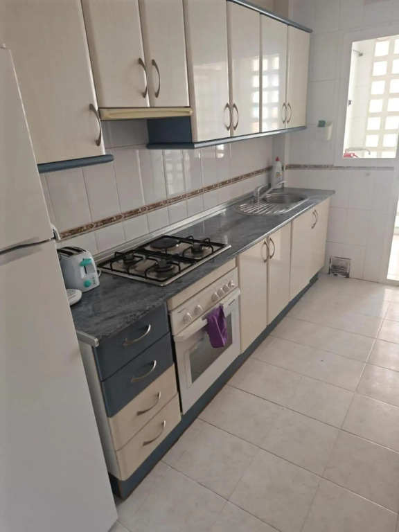 Central 2-Bed Apartment in Estepona Port