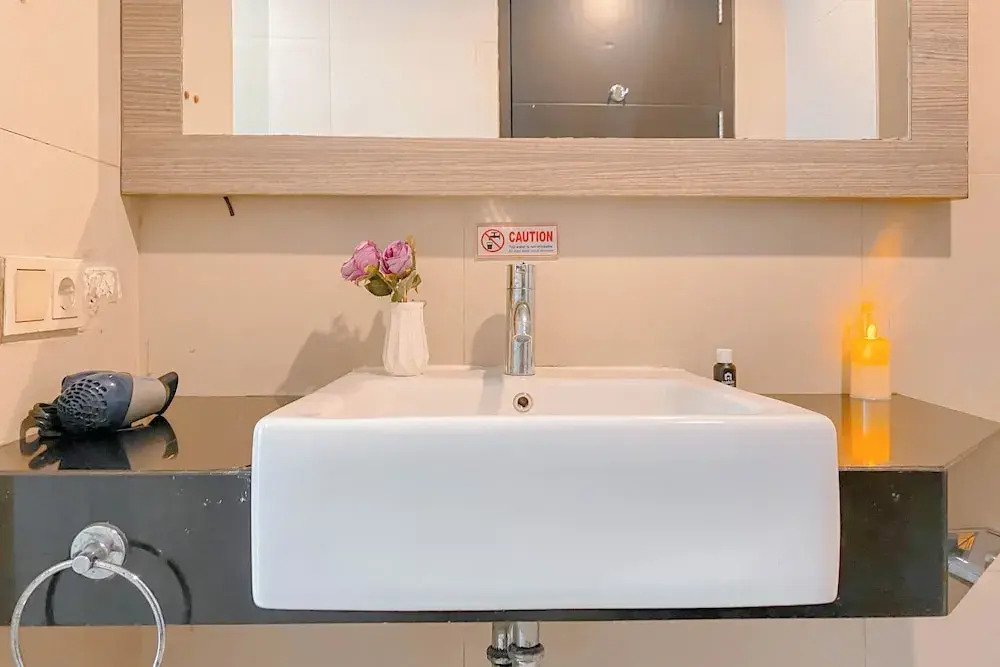 Homey And Enjoy Living Studio (No Kitchen) Grand Palace Kemayoran Apartment