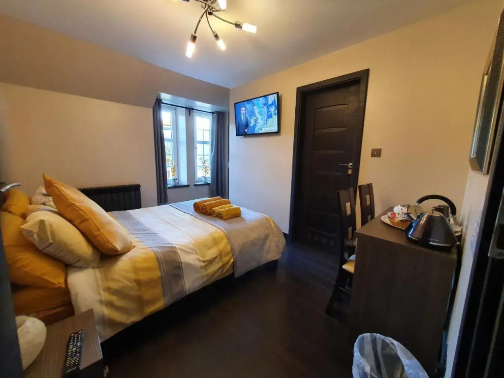 The Cot House Inn