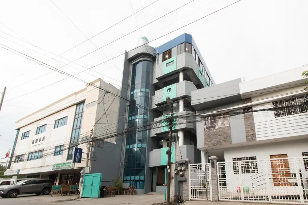 RedDoorz near Liceo De Cagayan University Highschool
