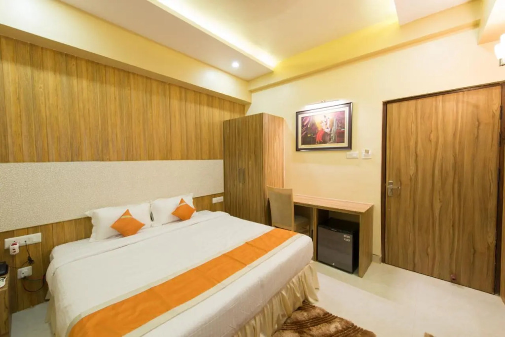Hotel Ratana International