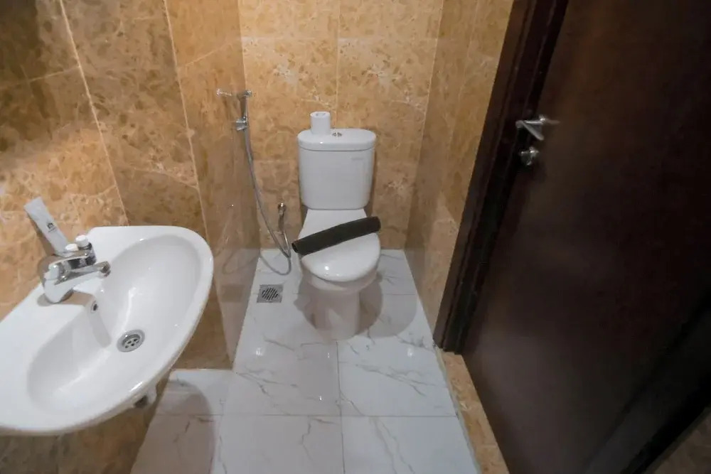 Compact And Comfortable Living Studio At Grand Sungkono Lagoon Apartment