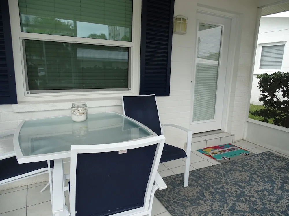 Aloha Kai - Unit 16 2 Bedrooms 1 Bathroom Apts