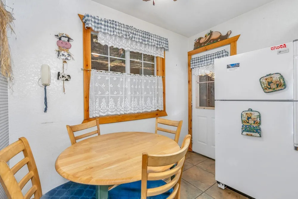 Cozy Bear South Charming 2bd Cabin in Yosemite!