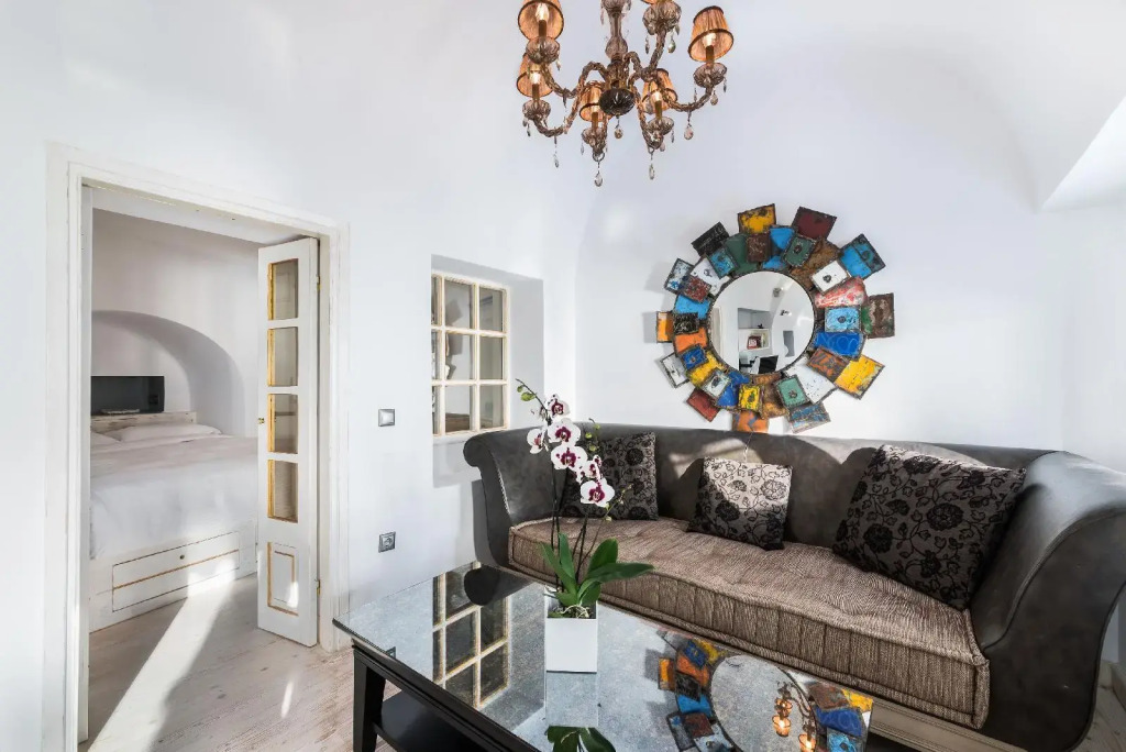 Hyperion Oia Suites
