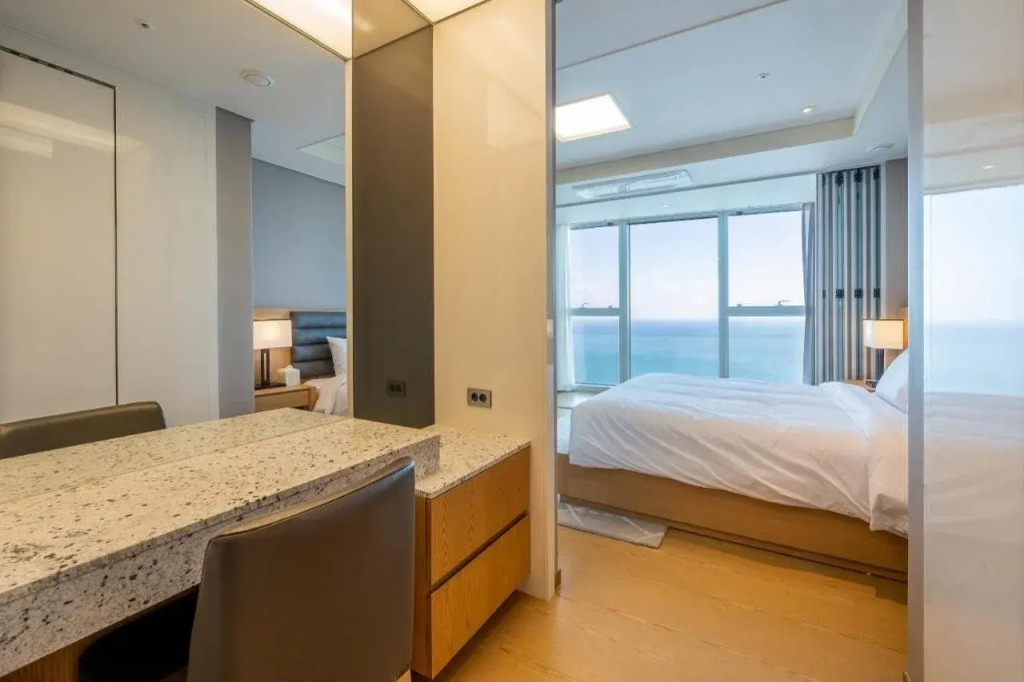 LCT Residence Y collection