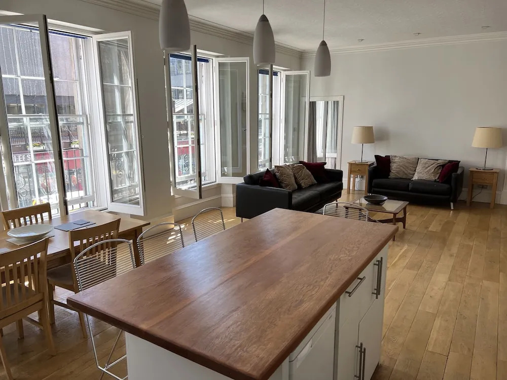 Central 1-bed Apartment in Inverness, Sleeps 4