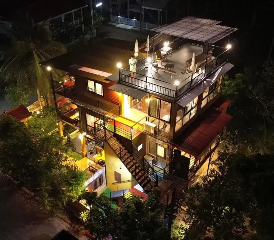 Golden Mango House