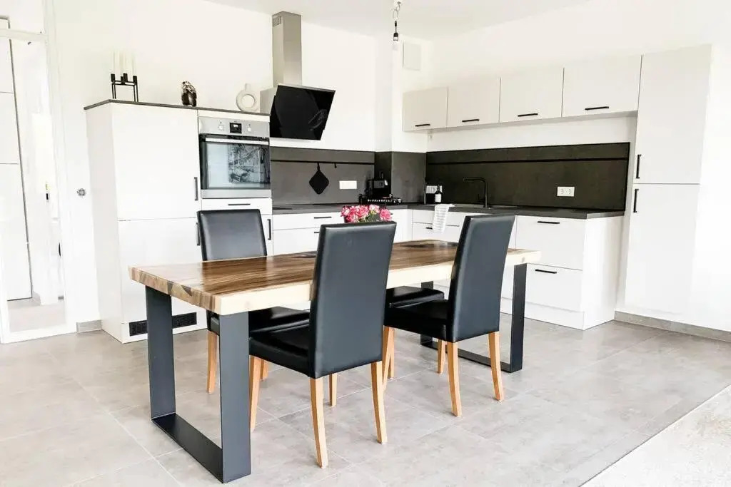 Luxuriöses Neubau-Apartment mit e-Lade Parkplatz