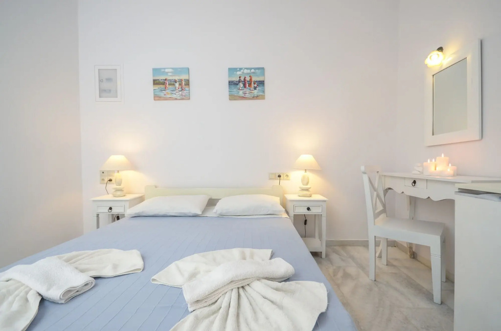 Agia Anna Living