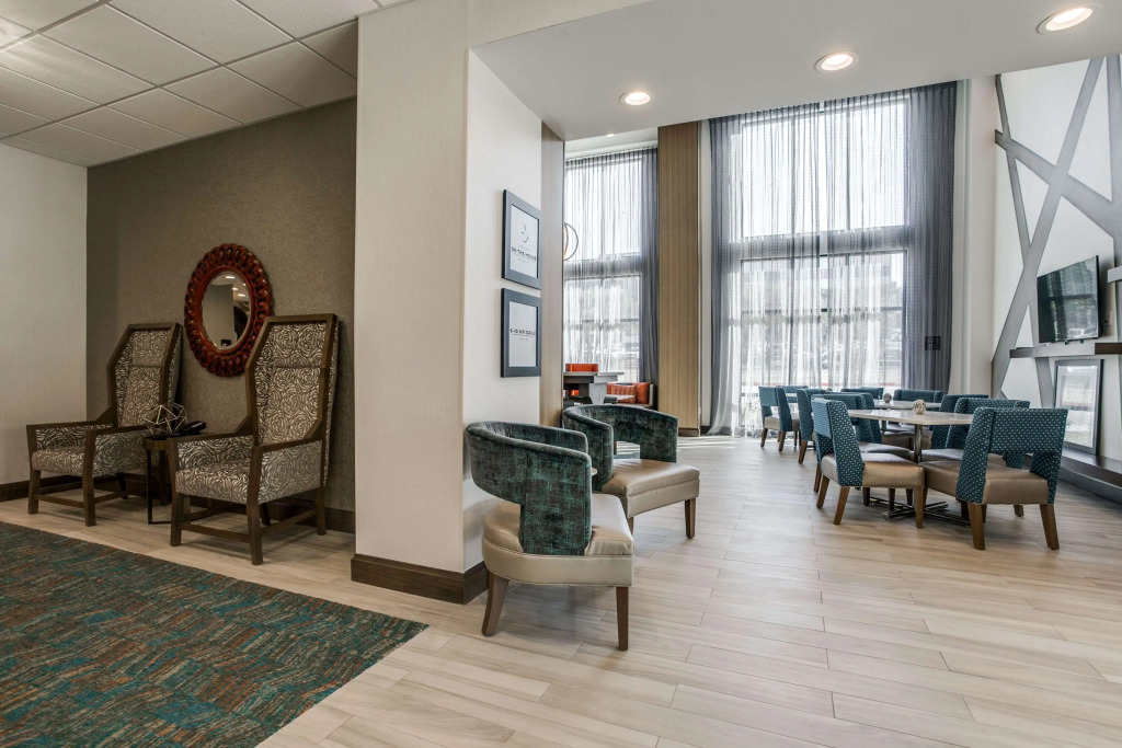 Hampton Inn & Suites Dallas-Central Expy/North Park Area