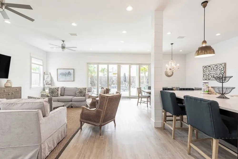 2 Homes in Destin by Avantstay   Sleeps 30, Private Pool+hot Tub, Game Room, Outdoor Bar, Walk to Beach