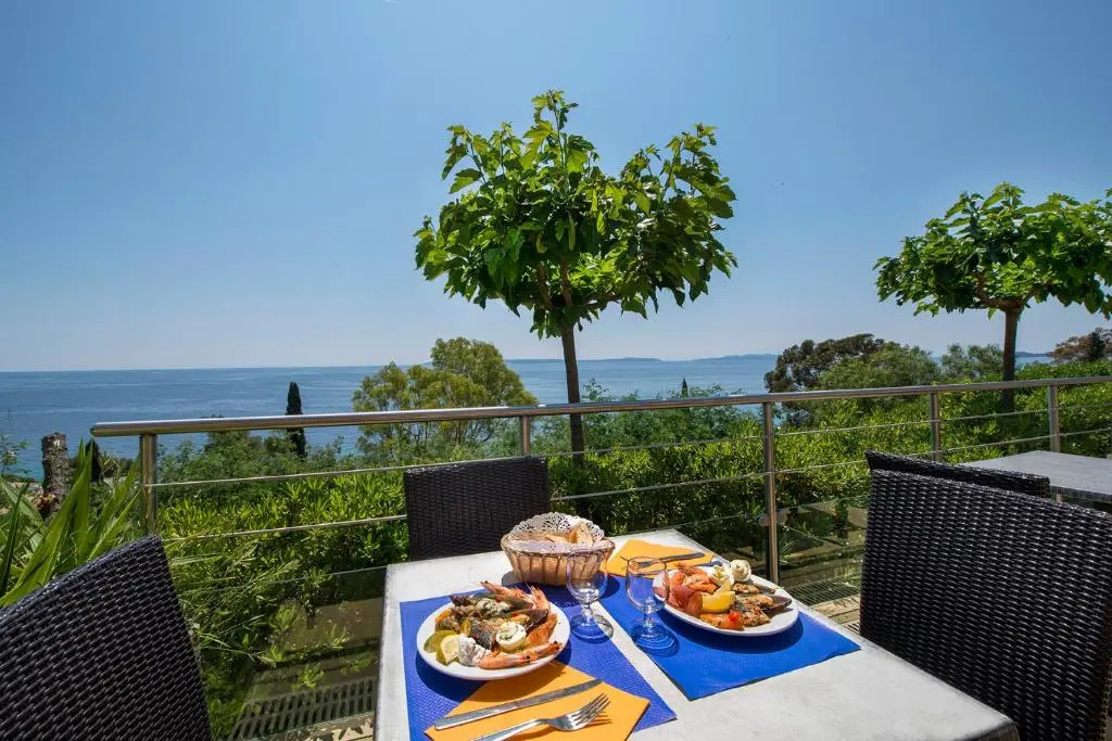 Hôtel-Club du Domaine dAiguebelle, USSIM Vacances
