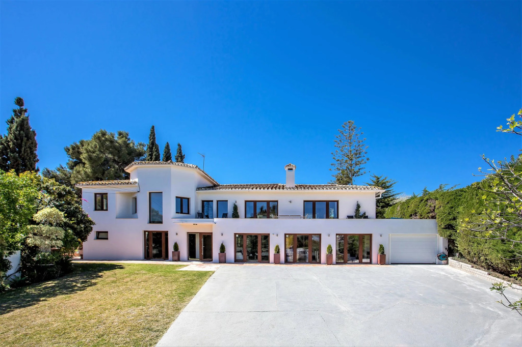 8 B/R VILLA BY PUERTO BANUS & SEA 5 min ✴️✴️✴️✴️✴️