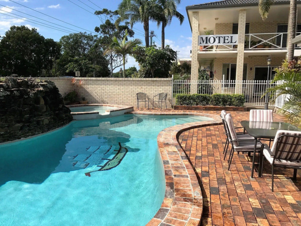 Cooks Endeavour Motor Inn Tweed Heads near Gold Coast Airport