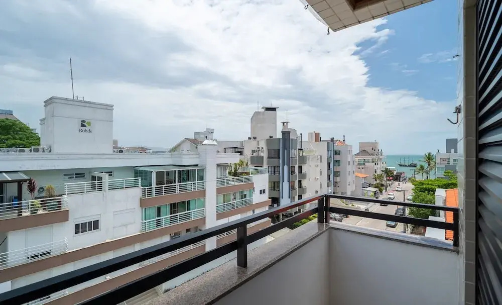 Apt w/ Balcony Steps From the Beach - Ids0501
