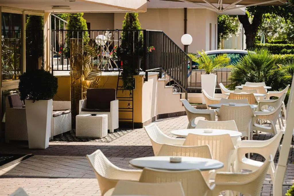 Unique Hotel
