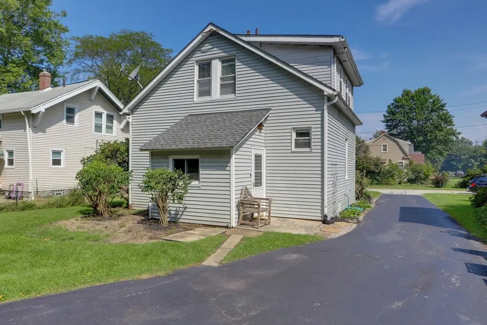 Welcoming Willoughby Home: 1 Mi to Historic Dtwn