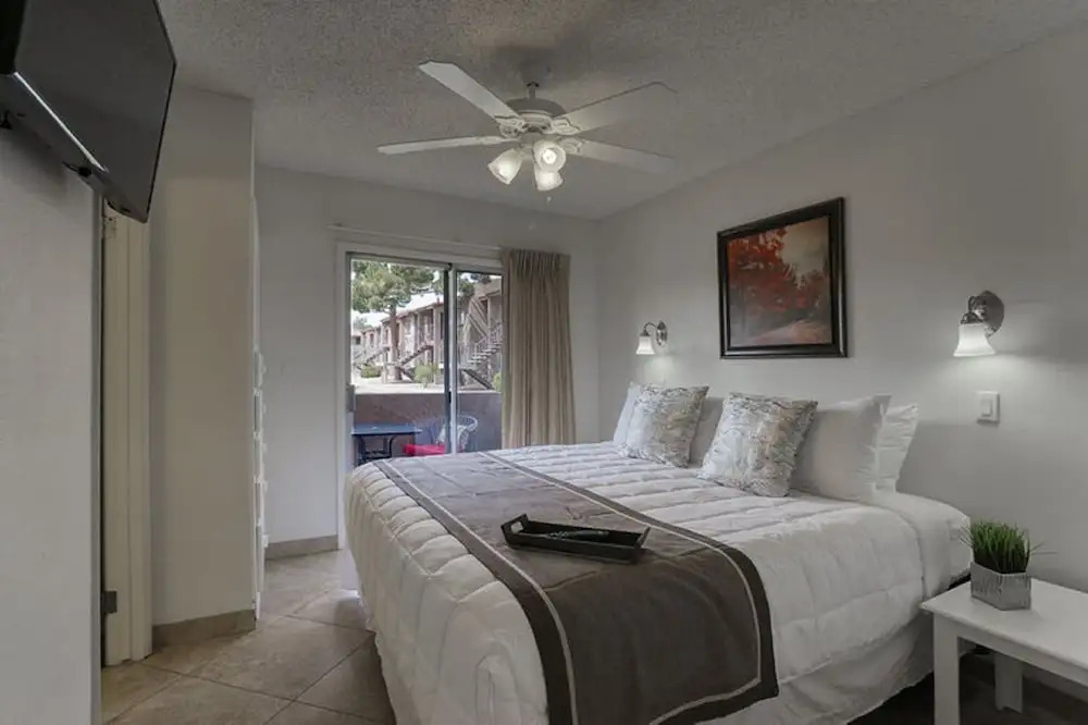 Park Suites at 138 - One Bedroom Apartment