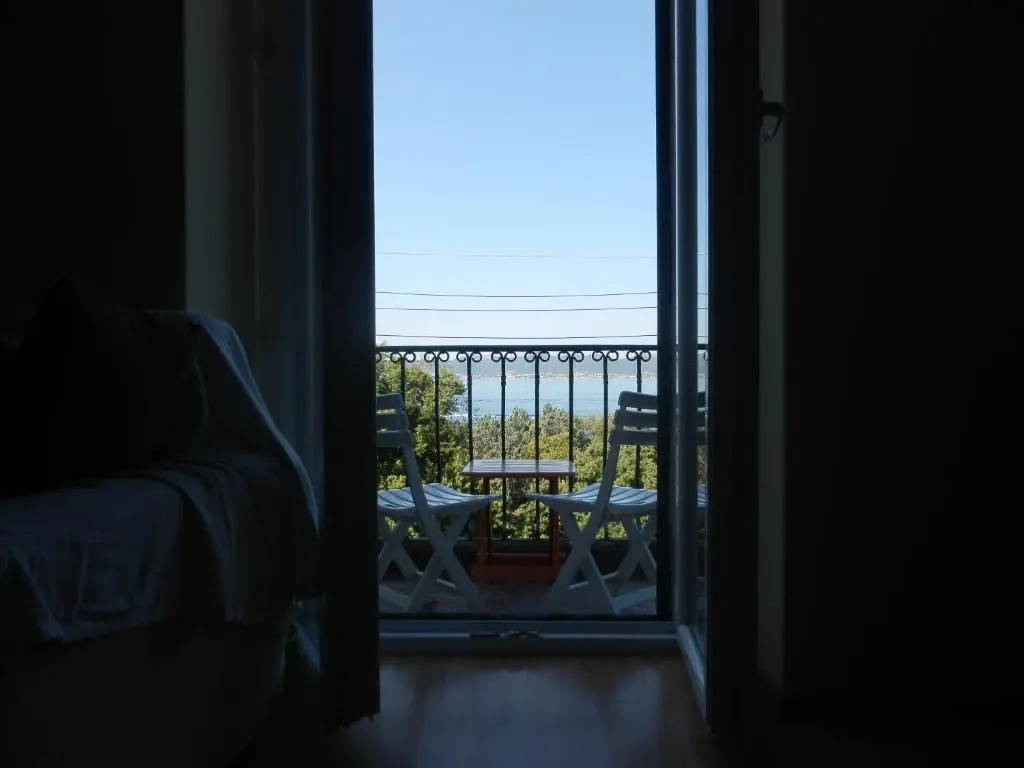 Vera Apartments with Sea view and Old town view