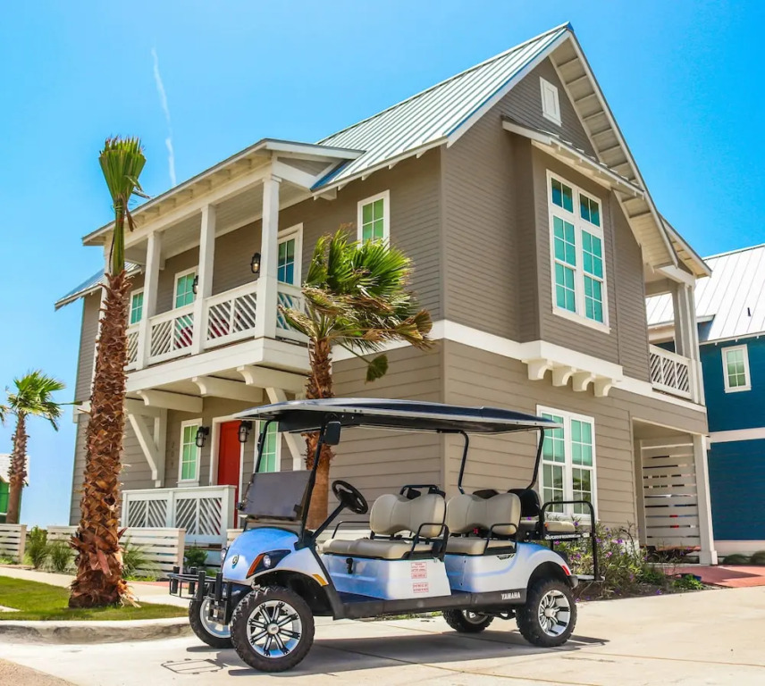 New Listing! New : Pool, Golf Cart, Near Beach 4 Bedroom Home