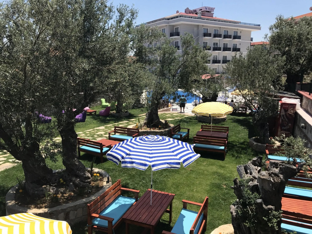 Elisa Hotel