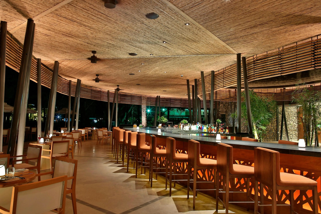 El Mangroove Papagayo, Autograph Collection