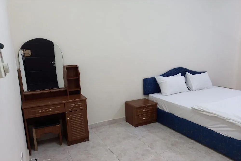 Super Oyo 147 Babylon Furnished Apartment