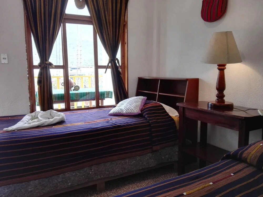 Hostal Marios Rooms
