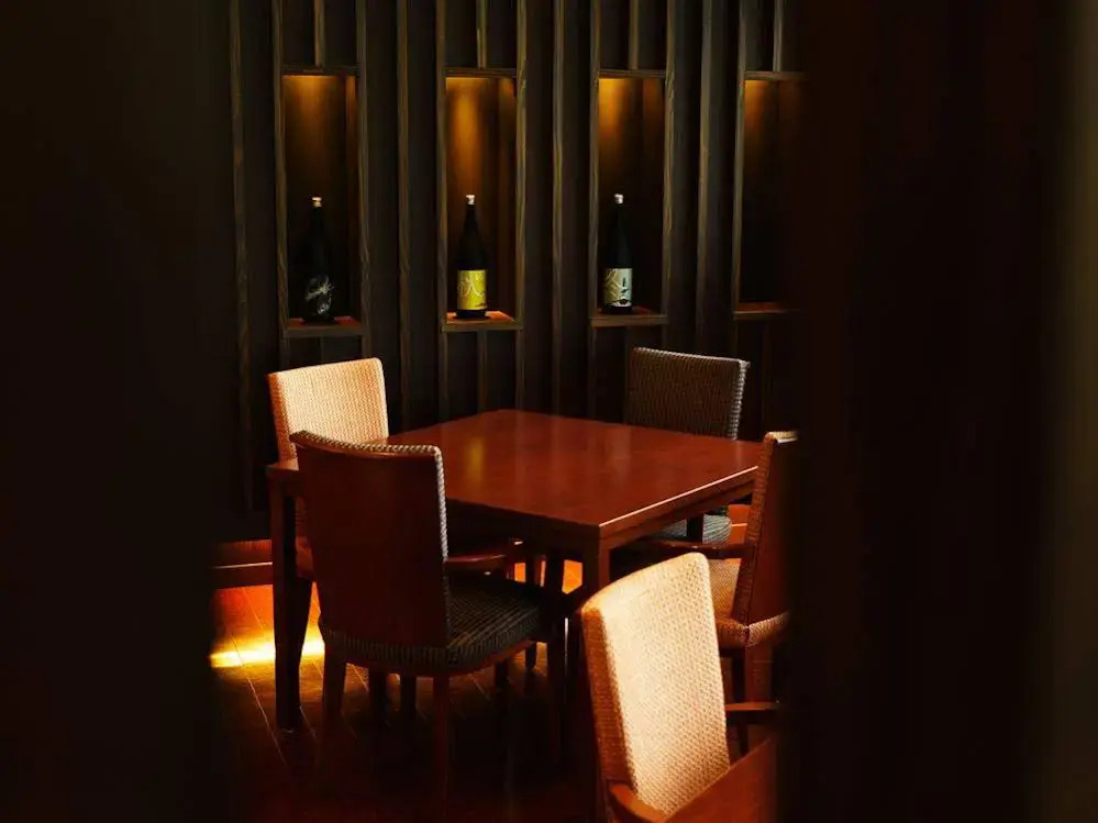 Hotel Hoho "A hotel overlooking the Echigo Plain and the Yahiko mountain range" formerly Hotel Oohashi Yakata-no-Yu