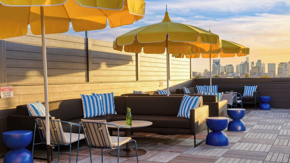 916 Main 12 Unit Buyout - Prvt 2 Floors, Sleeps 88 - Perfect For Group Travel