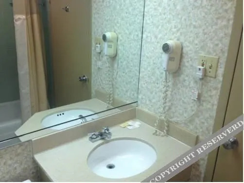 The Moraine Inn Suites & Conference Center
