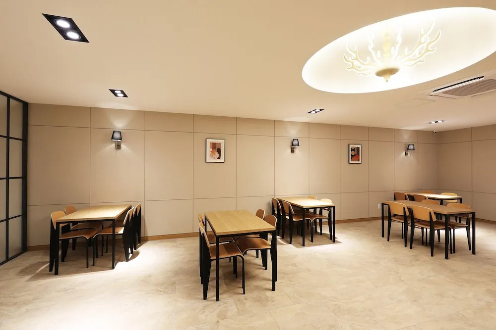 Mari Hotel