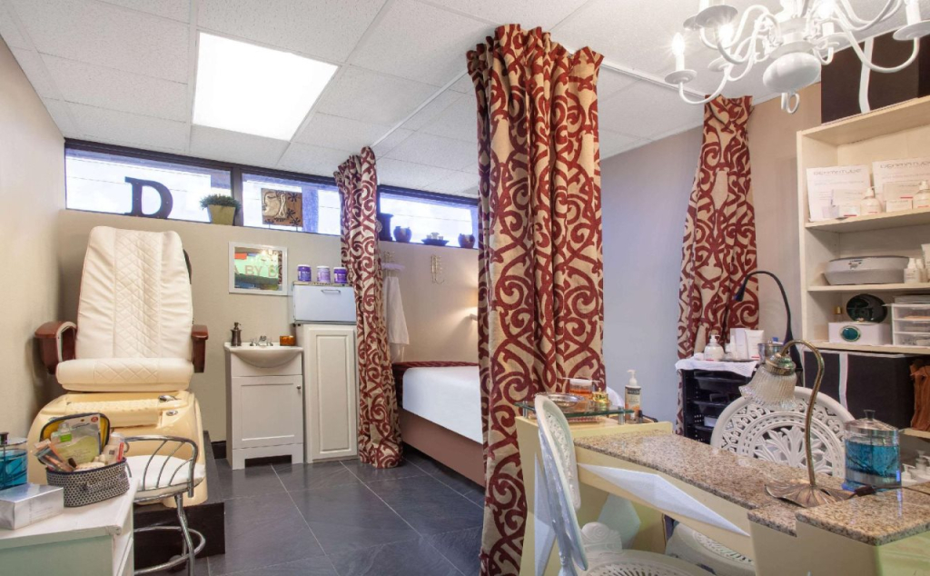 Grand Hotel Orlando at Universal Blvd - Shuttle to Theme Parks