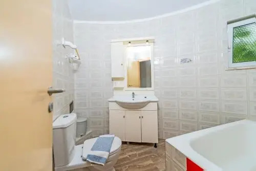 Bay View Apartments