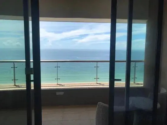 Hailing Island Neptune Sea View Hotel (Poly Shili Yintan Branch)