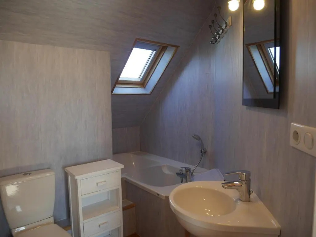 Maison spacieuse moderne près des plages, 4 chambres, jusquà 8 personnes - FR-1-418-9