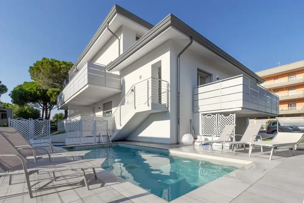 Elegant Apartment With Shared Pool