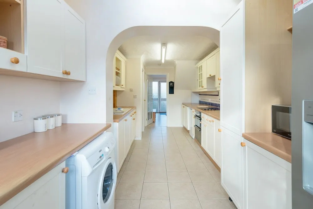Compton Lodge 5-bedroom house