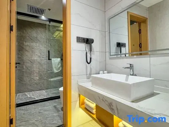 Super 8 Collection Hotel (Longnan Tanchang Guan'egou Branch)