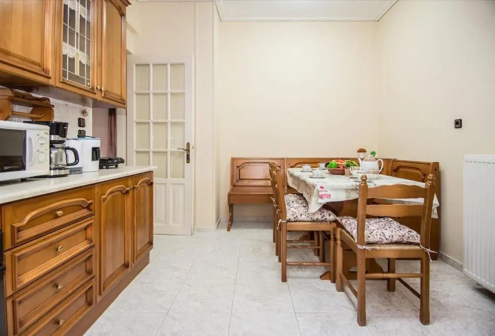 Stefanos House