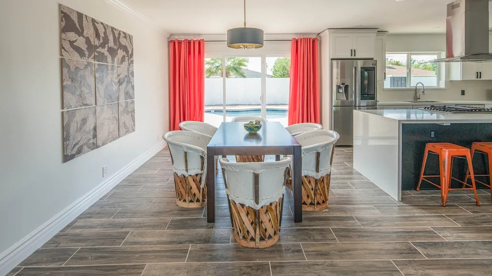 Spacious 4BR Near Old Town by WanderJaunt