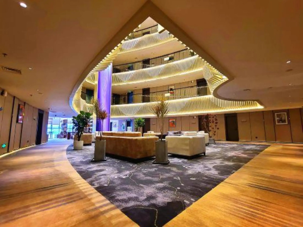 Jinghu Hotel