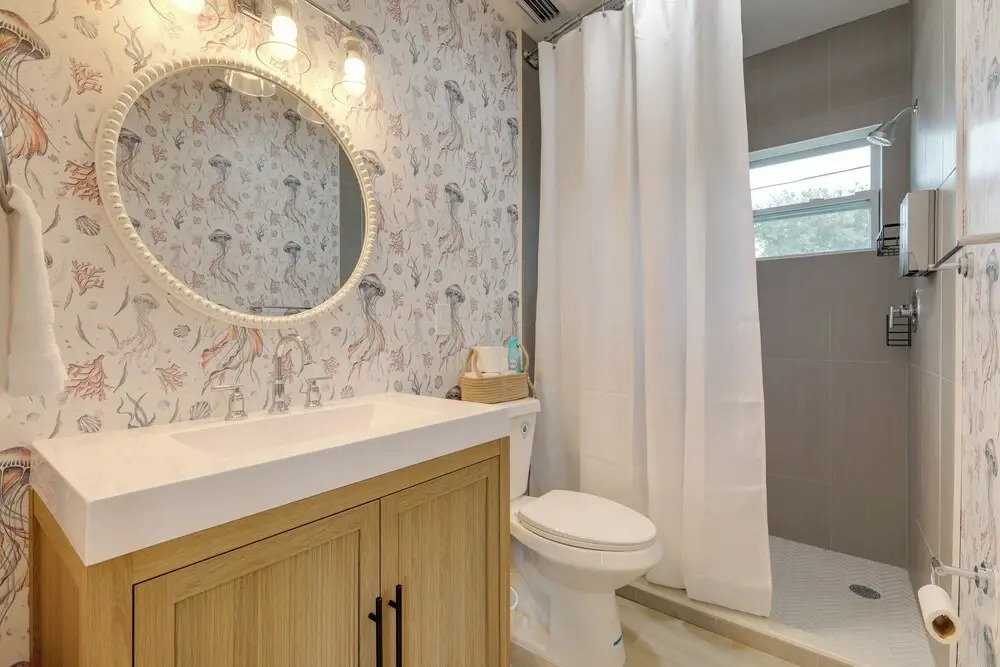 North Palm Beach Oasis w/ Hot Tub - 2 Mi to Ocean