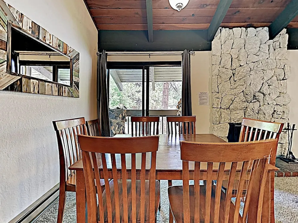 Amenity-rich W/ Hot Tub - Near Ski Area 2 Bedroom Condo