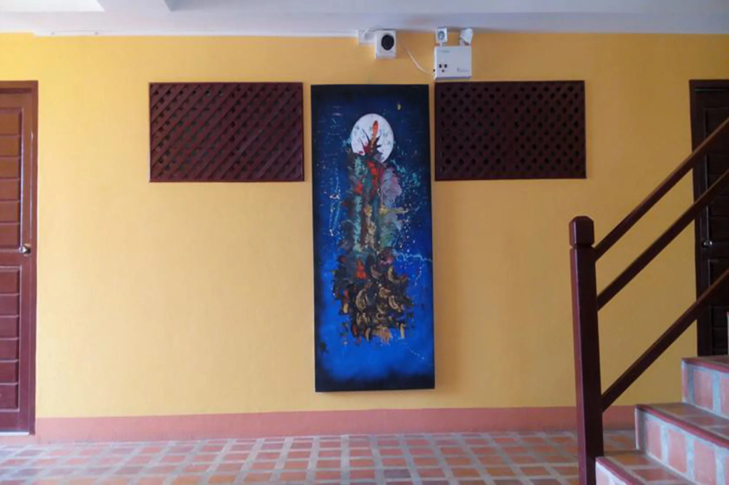 Yellow Tique Hotel