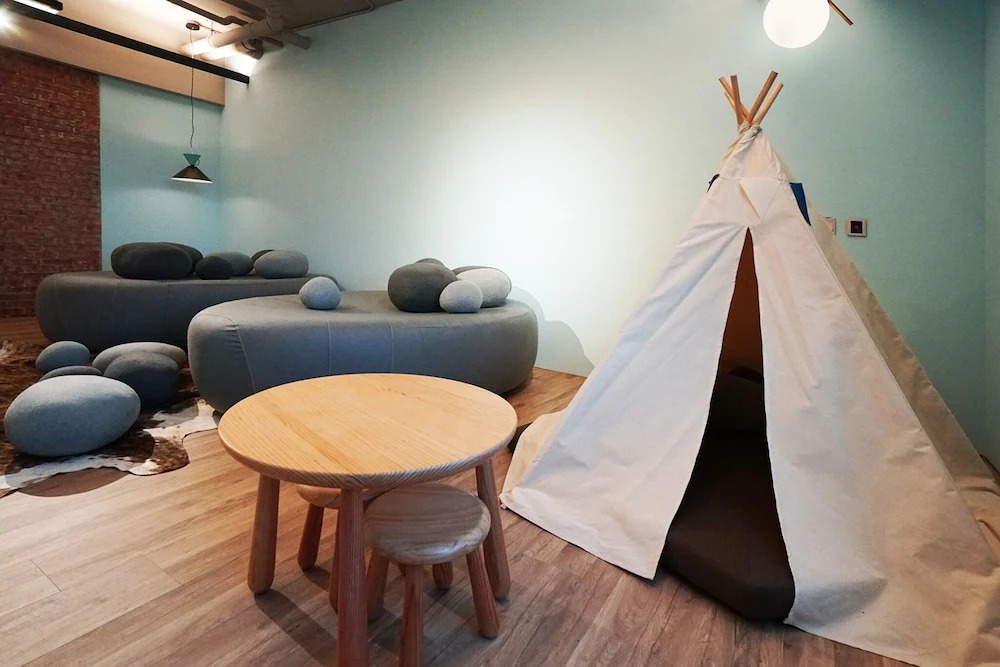 Thinker Hotel