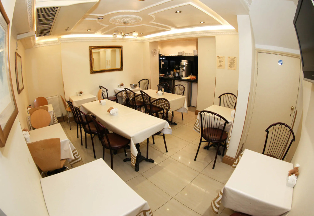 Holland Court Hotel