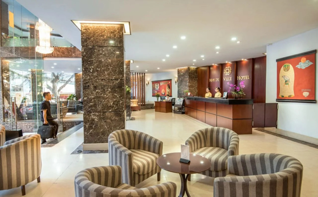 MAY DE VILLE Corner Hotel